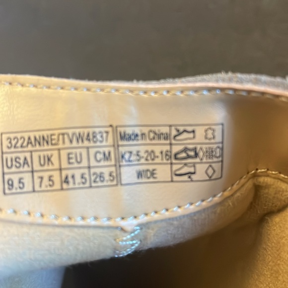 VIONIC Anne Ankle Boots Shoes Booties Suede Beige Snakeskin Print Side Zip - Picture 10 of 11